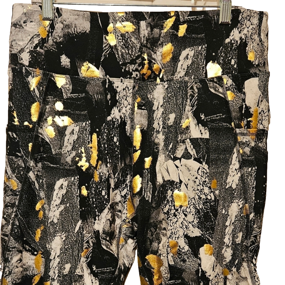 #197 TAHARI SPORT- Double Cell Pocket leggings Black Marble w/Gold Varies Sizes